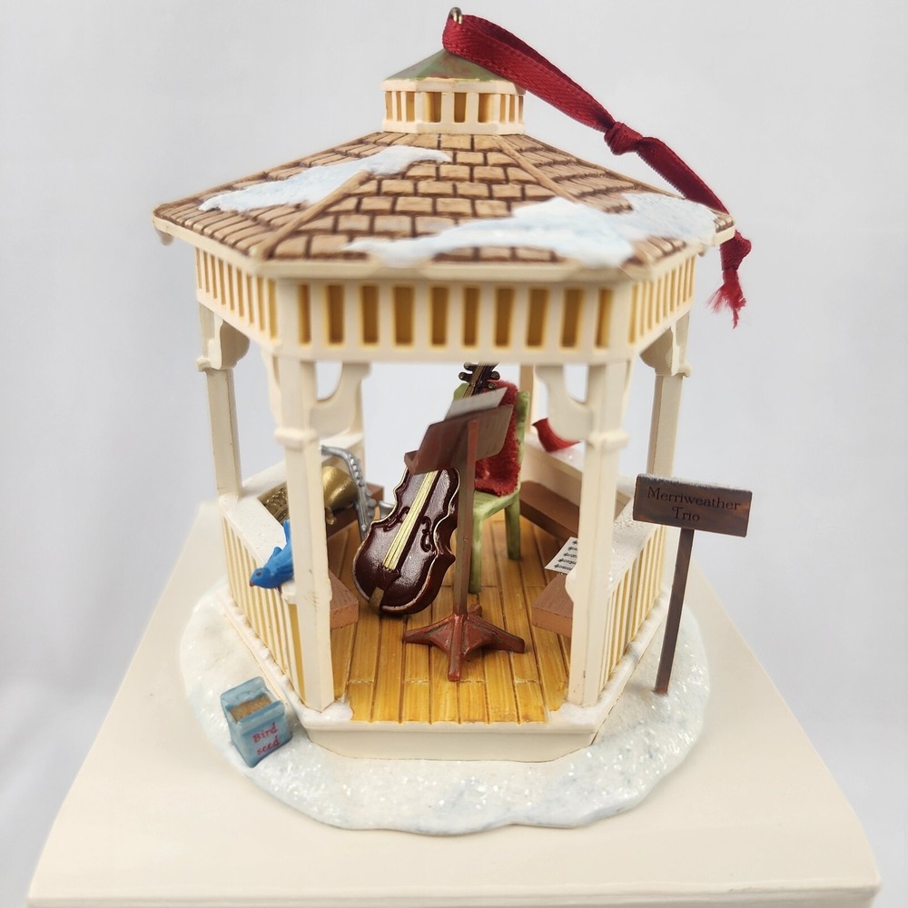 Hallmark 2007 Gazebo Winter Park Keepsake Ornament Musical Instruments detailed‎ - Picture 2 of 5